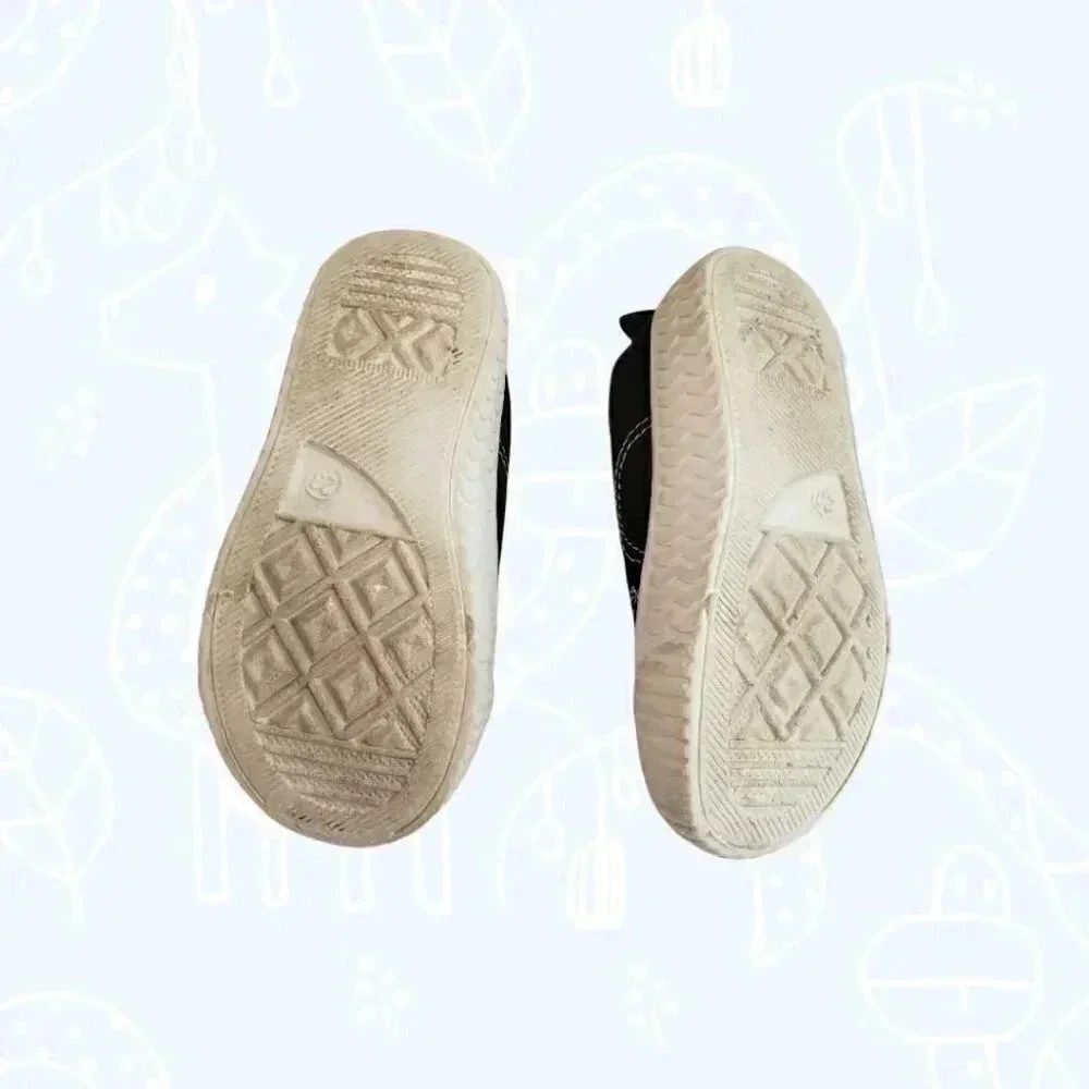 Sneaker for kids size (23) 7 blk/wht